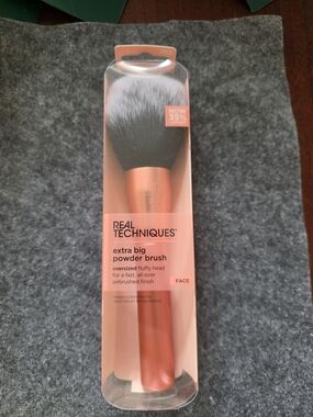 Real Techniques Extra Big Powder Brush - Coral